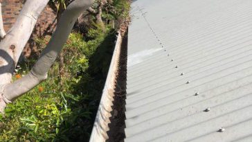 How homeowners should clean the gutters?